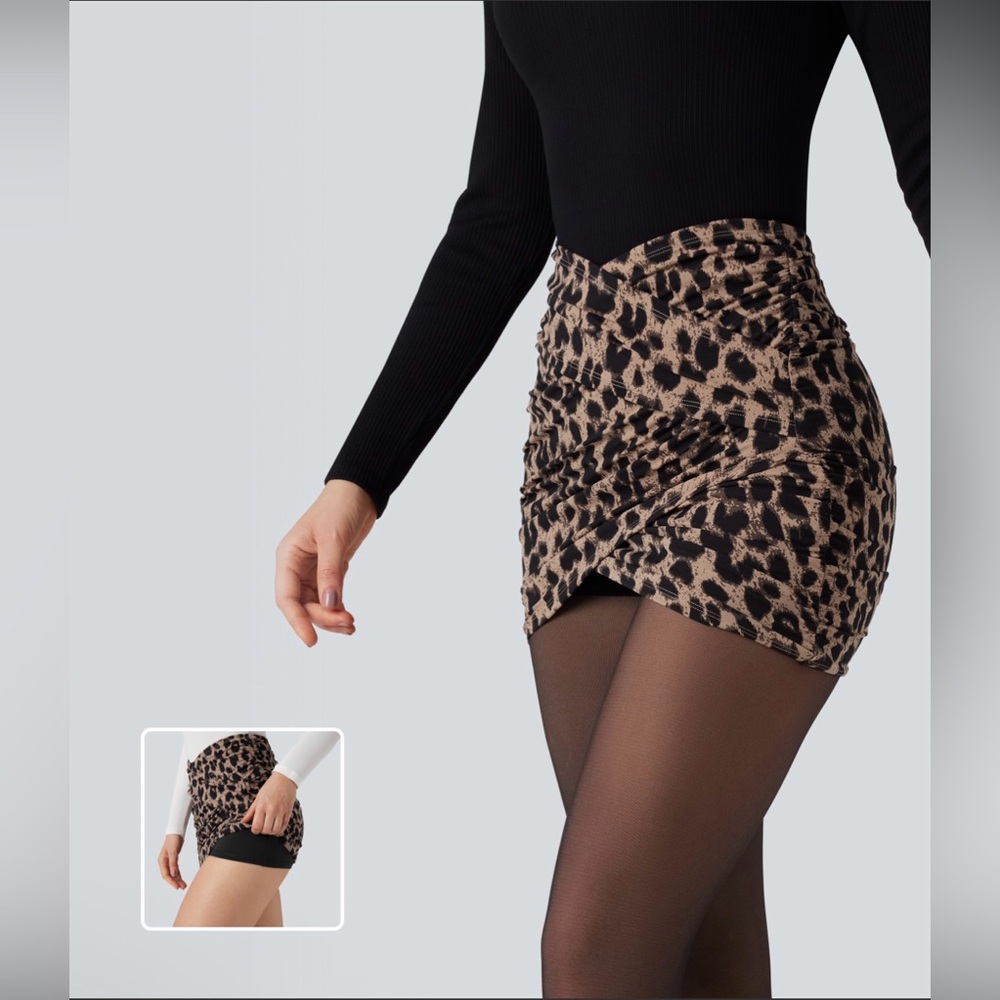 HALARA Leopard Print Ruched Mini Skirt in Beige and Black